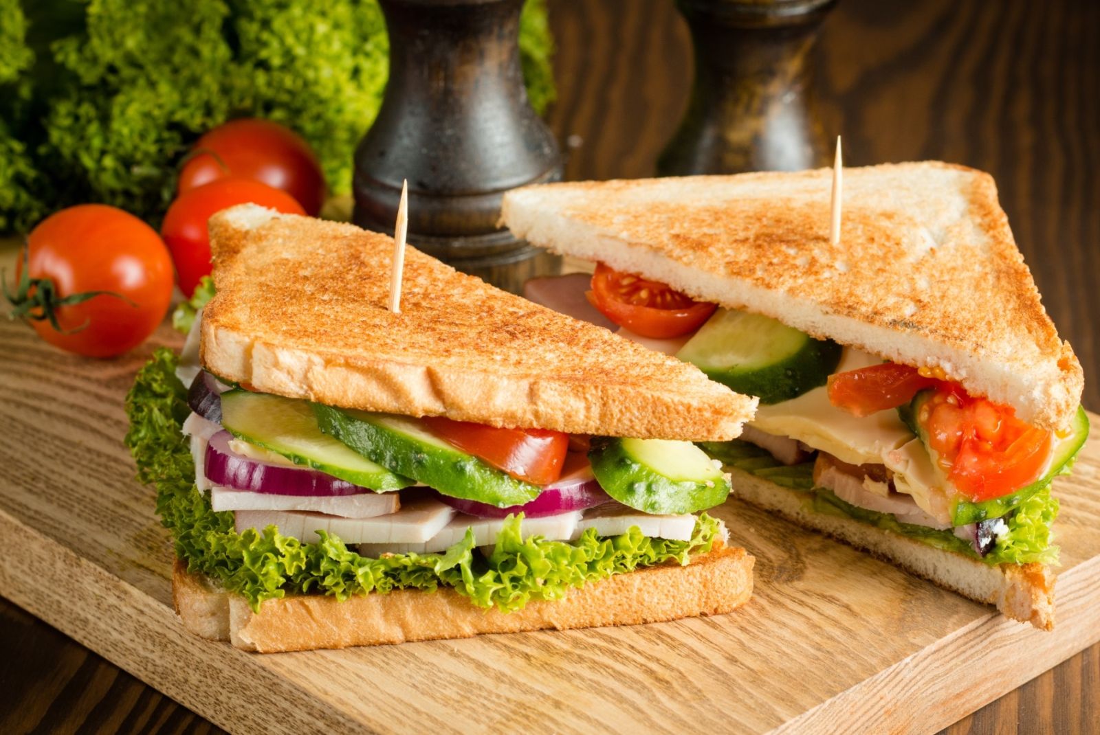 Bánh mì sandwich cung cấp nguồn dinh dưỡng dồi dào giúp cơ thể tràn đầy năng lượng Bánh mì sandwich cung cấp nguồn dinh dưỡng dồi dào giúp cơ thể tràn đầy năng lượng
